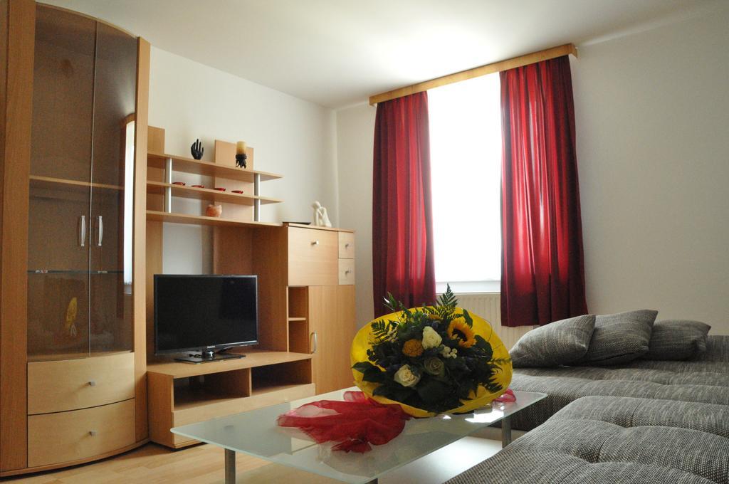 アパート ディルントルタル Loich 部屋 写真